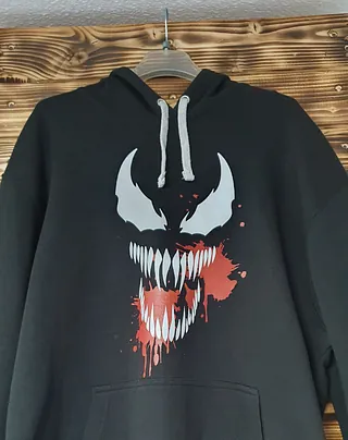 sudadera negra venom